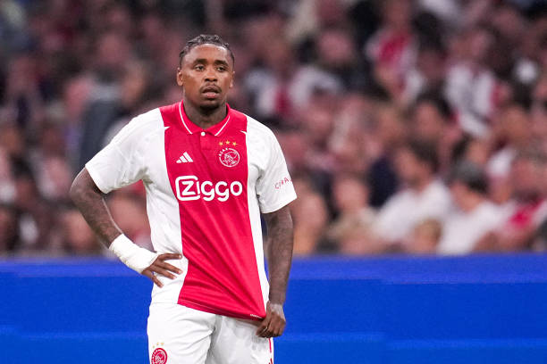 HLV Ronald Koeman tuyên bố cầu thủ chạy cánh Steven Bergwijn không còn cơ hội khoác áo tuyển Hà Lan